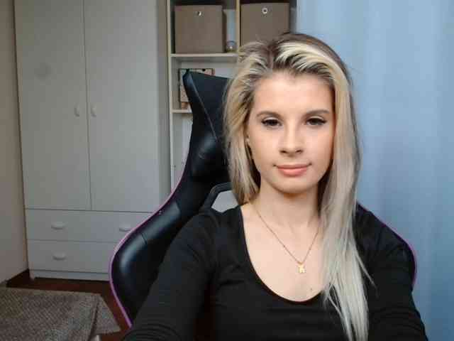 KristineNatural webcam