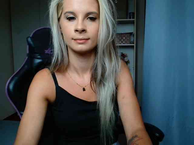 KristineNatural webcam
