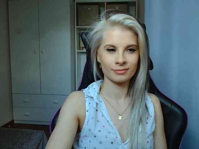 KristineNatural webcam