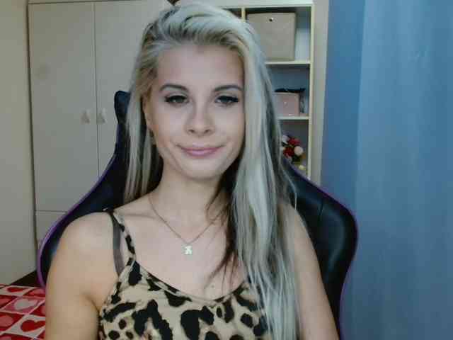 KristineNatural webcam