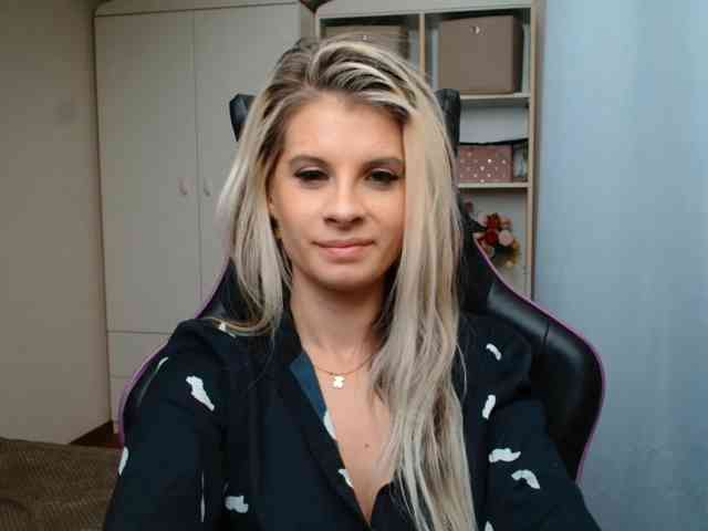 KristineNatural webcam