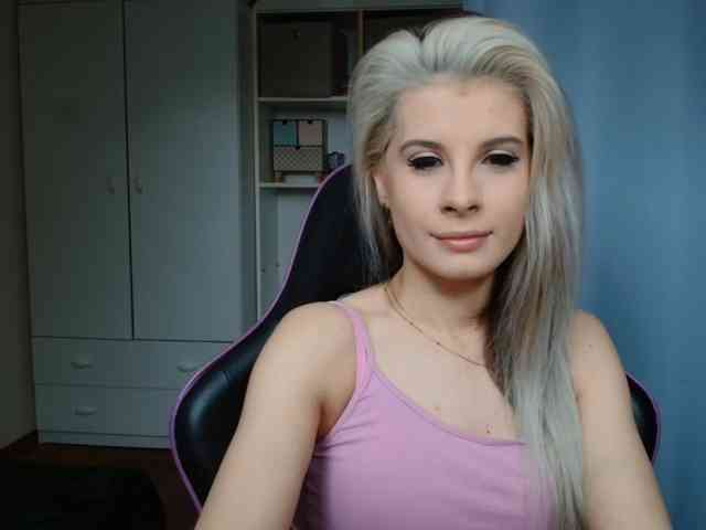 KristineNatural webcam