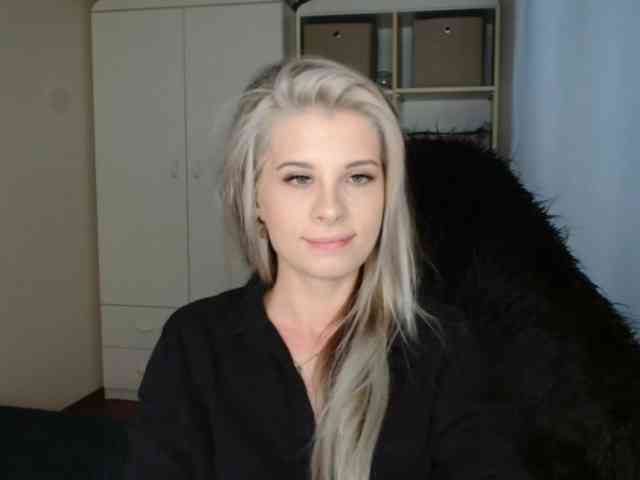 KristineNatural webcam