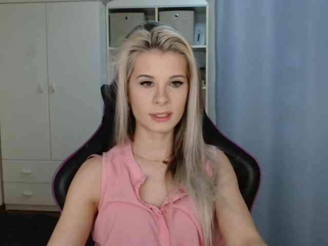 KristineNatural webcam