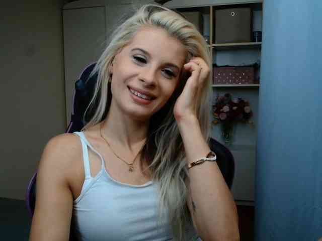 KristineNatural webcam