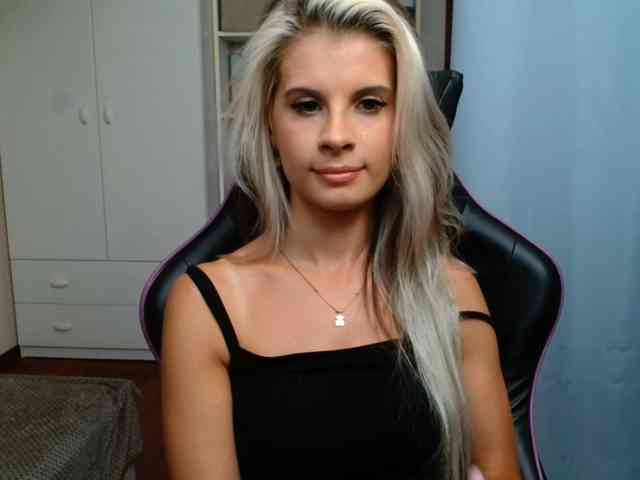 KristineNatural webcam