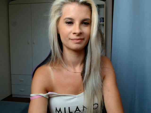 KristineNatural webcam