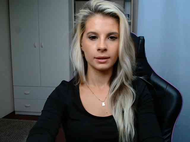 KristineNatural webcam