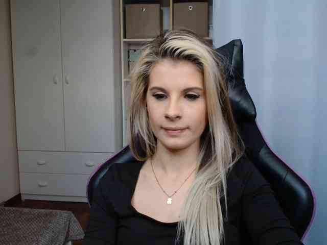 KristineNatural webcam