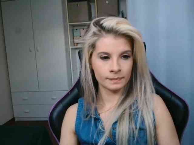 KristineNatural webcam