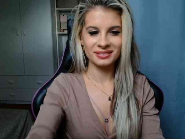 KristineNatural webcam