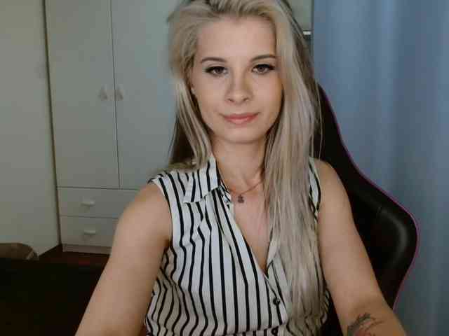 KristineNatural webcam