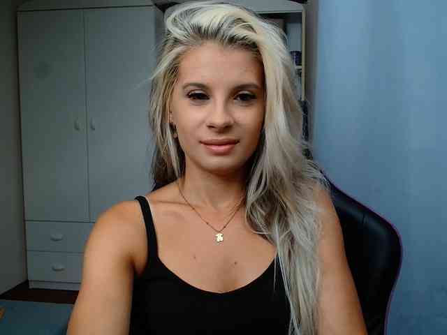 KristineNatural webcam