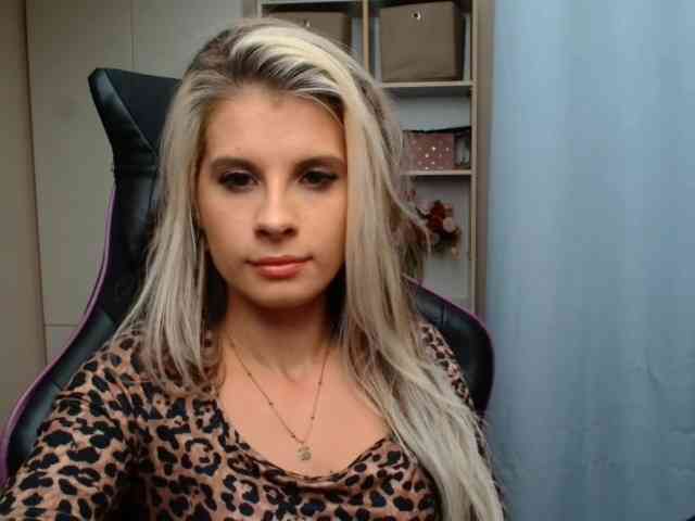 KristineNatural webcam