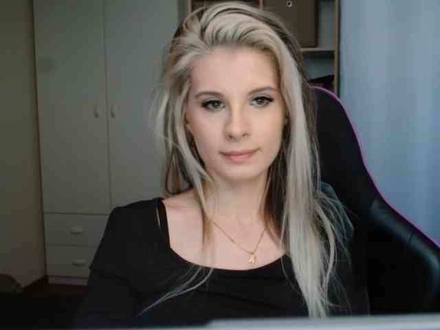 KristineNatural webcam