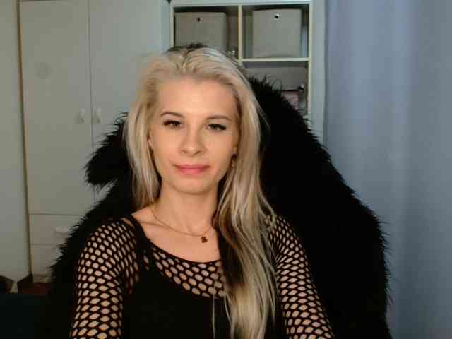 KristineNatural webcam