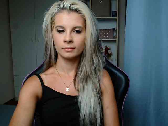 KristineNatural webcam