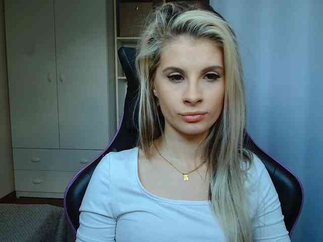 KristineNatural webcam