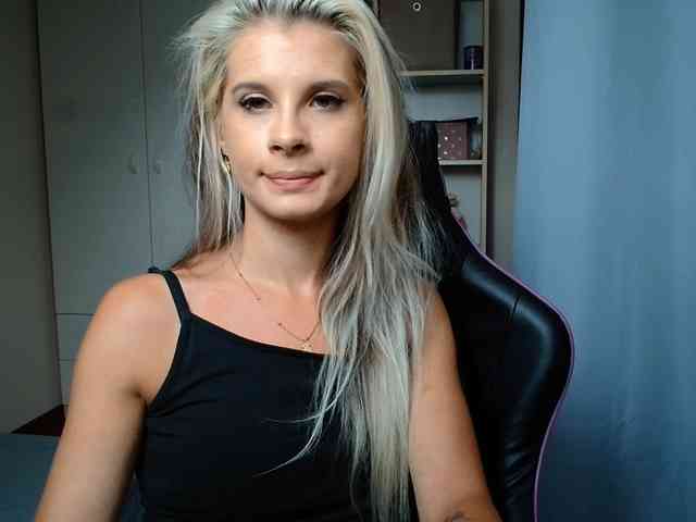 KristineNatural webcam
