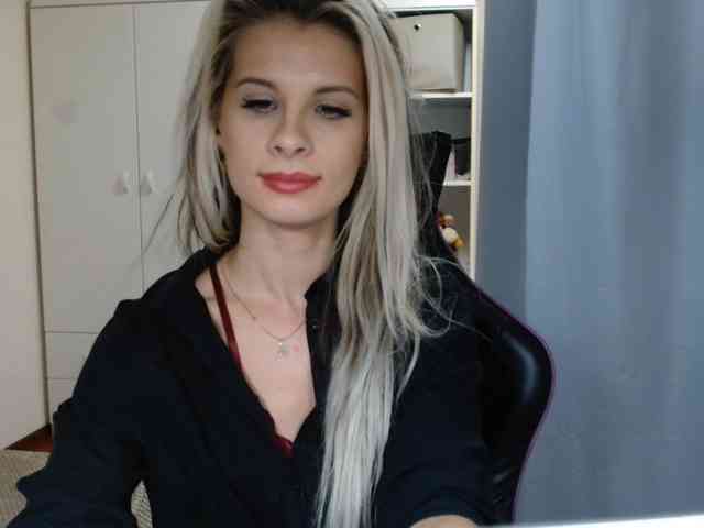 KristineNatural webcam