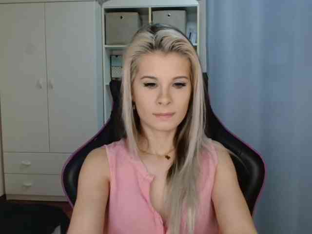 KristineNatural webcam