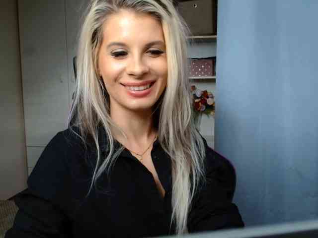 KristineNatural webcam