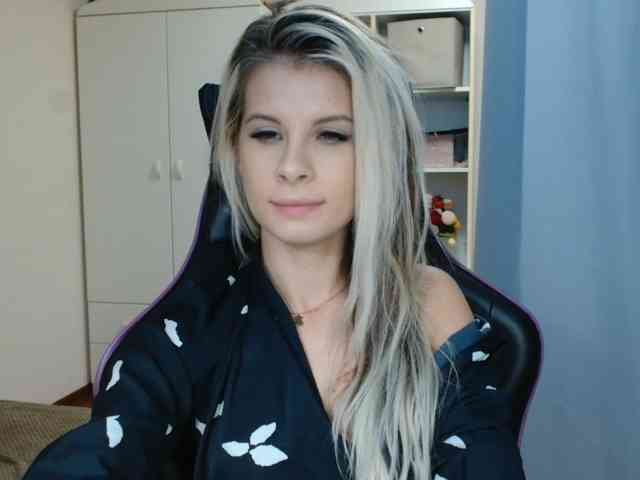 KristineNatural webcam