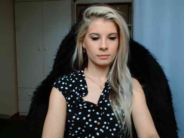 KristineNatural webcam