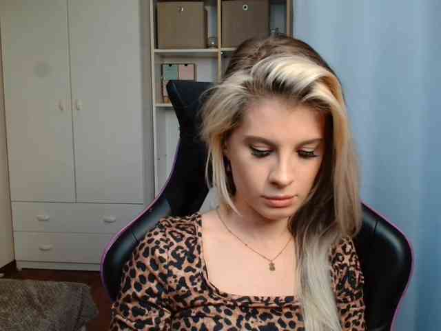 KristineNatural webcam