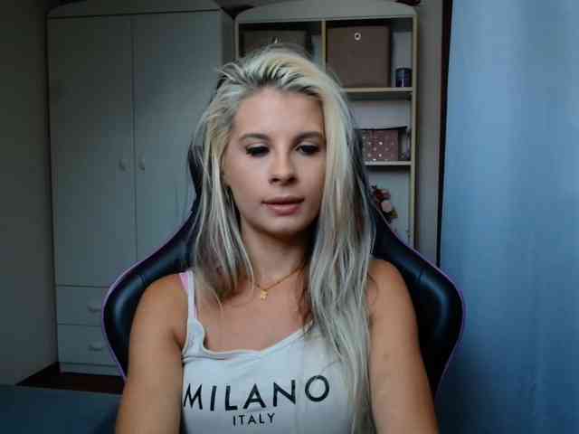 KristineNatural webcam