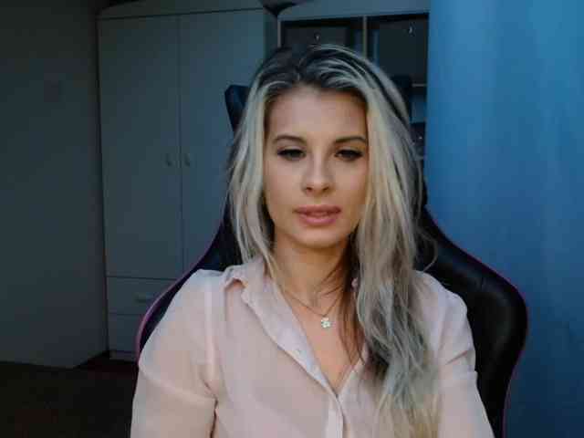 KristineNatural webcam