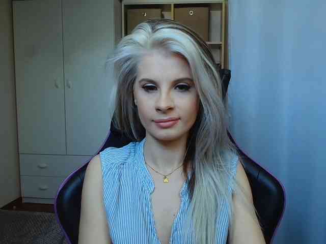 KristineNatural webcam