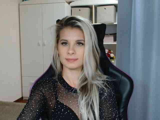 kristinenatural's live room