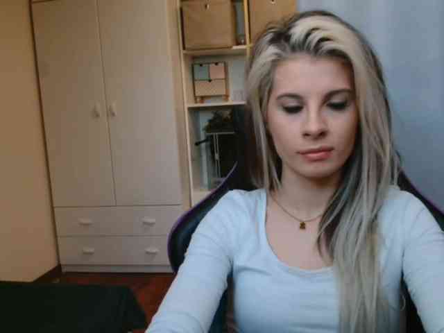 KristineNatural webcam