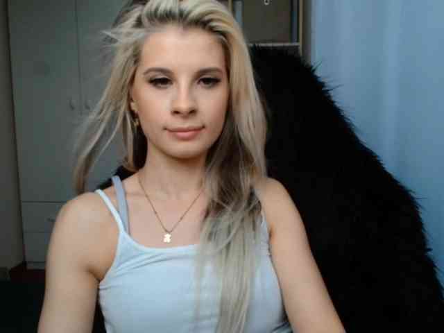KristineNatural webcam
