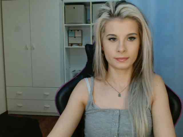 KristineNatural webcam