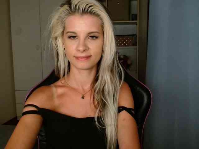 KristineNatural webcam