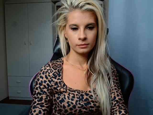 KristineNatural webcam