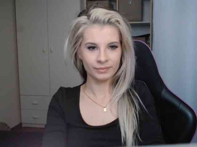 KristineNatural webcam