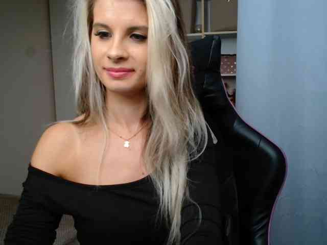 KristineNatural webcam