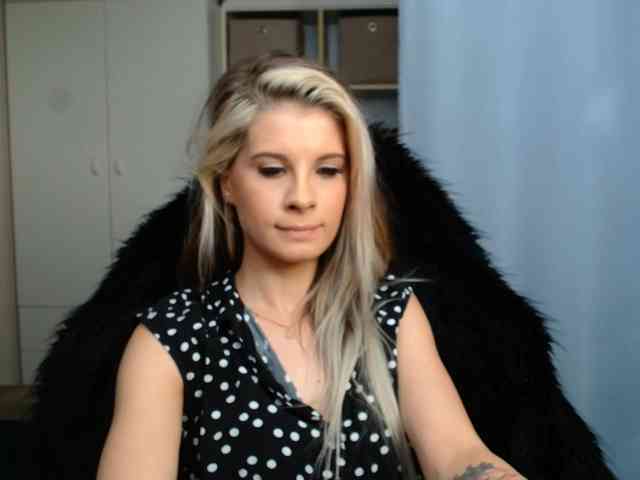 KristineNatural webcam