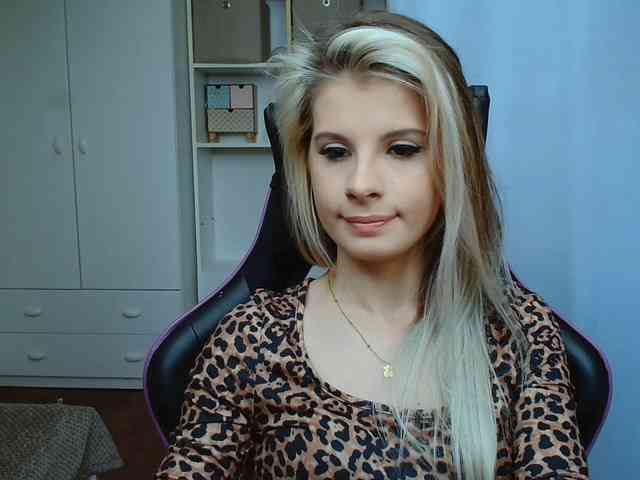 KristineNatural webcam