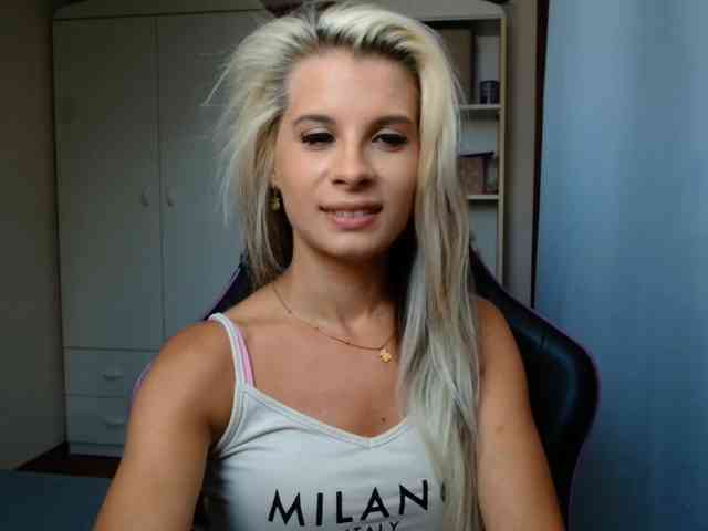 KristineNatural webcam