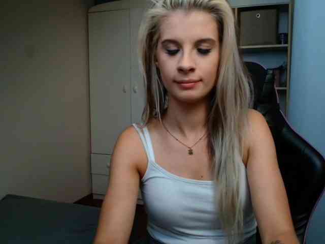 KristineNatural webcam