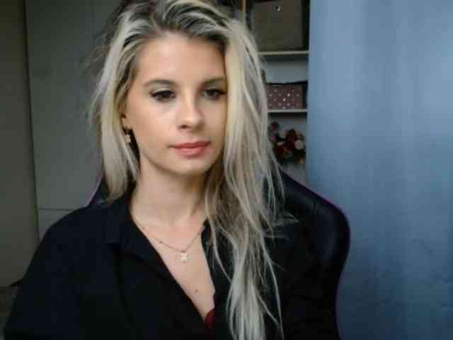 KristineNatural webcam