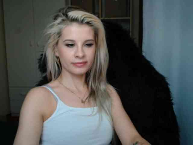 KristineNatural webcam