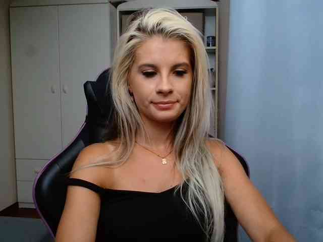 KristineNatural webcam
