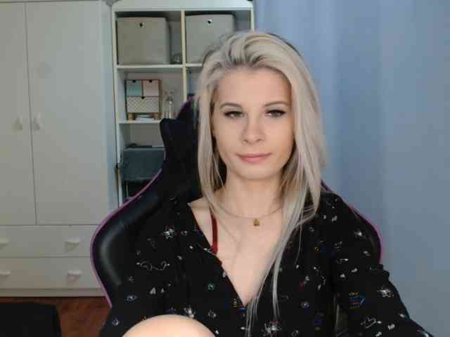 KristineNatural webcam