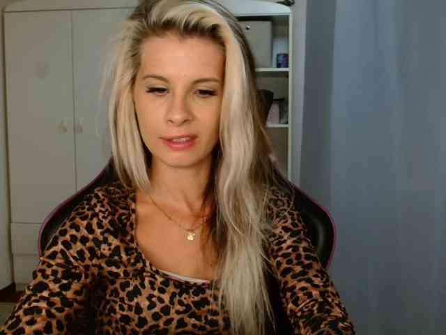 KristineNatural webcam
