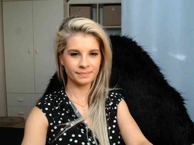 KristineNatural webcam